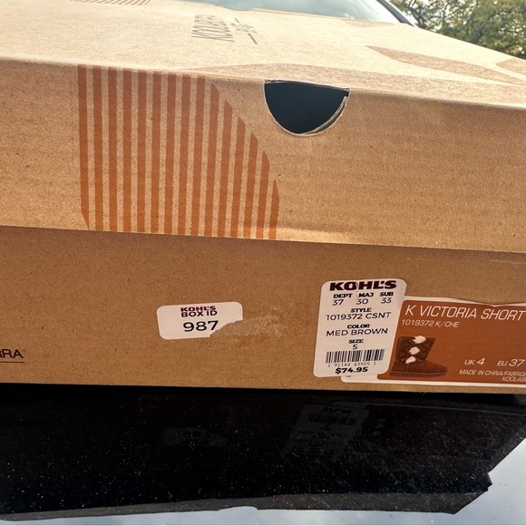 Boots - Picture 4 of 6